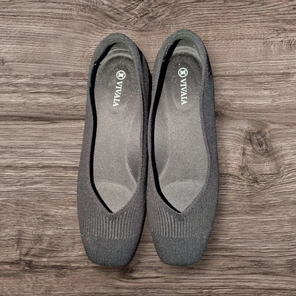 Square-Toe V-Cut Flats (Margot 2.0